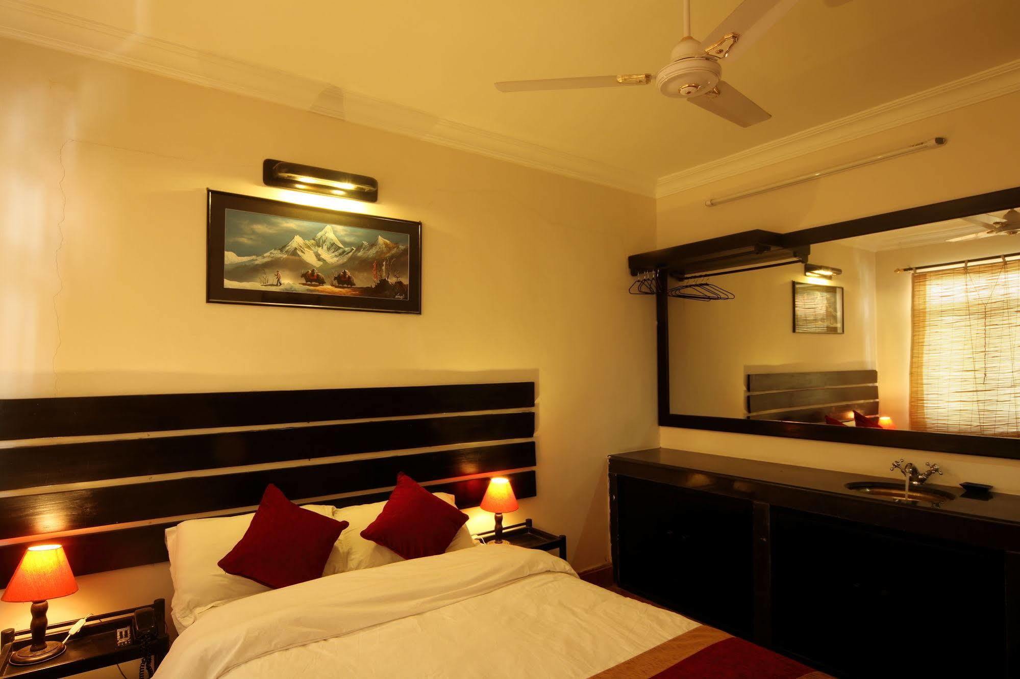 Hotel Thorong Peak Kathmandu Ngoại thất bức ảnh
